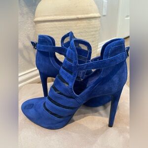 Elegant Blue Gianni Bini Women's Heels